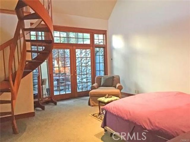 4457 Liveoak Dr, Claremont, CA 91711