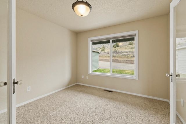 12445 Highway 140 E, Klamath Falls, OR 97603