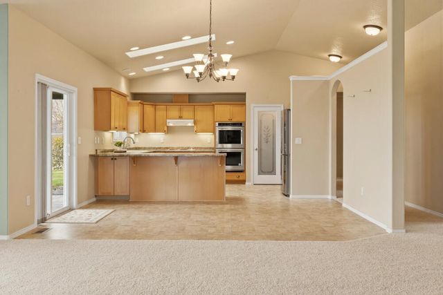 12445 Highway 140 E, Klamath Falls, OR 97603