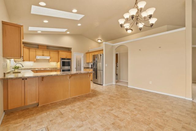 12445 Highway 140 E, Klamath Falls, OR 97603