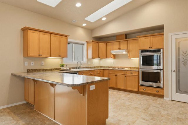 12445 Highway 140 E, Klamath Falls, OR 97603