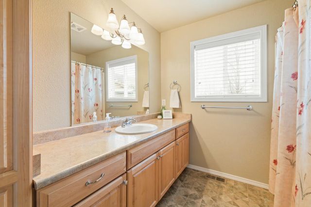 12445 Highway 140 E, Klamath Falls, OR 97603