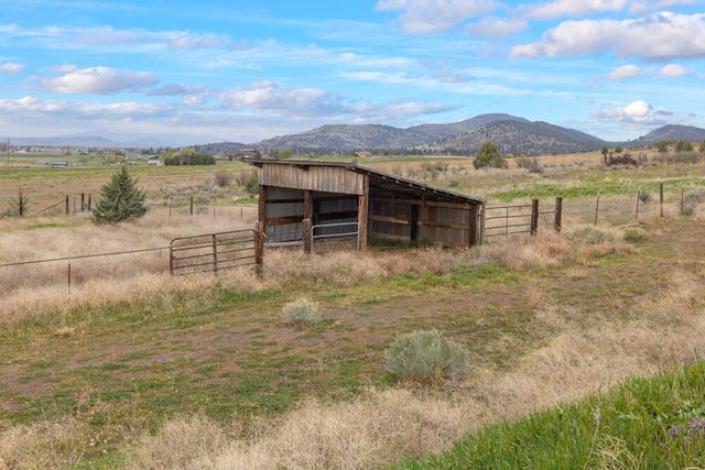 12445 Highway 140 E, Klamath Falls, OR 97603