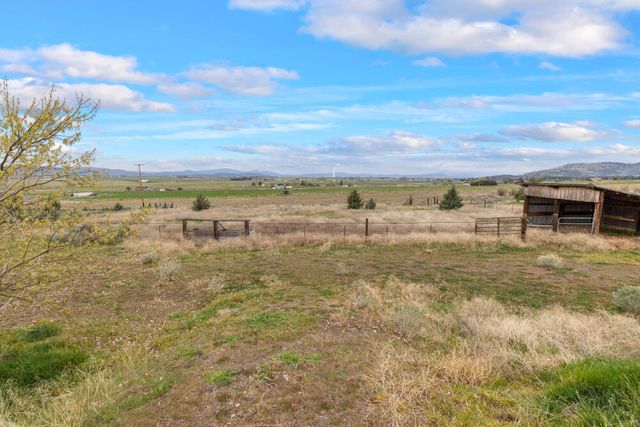 12445 Highway 140 E, Klamath Falls, OR 97603