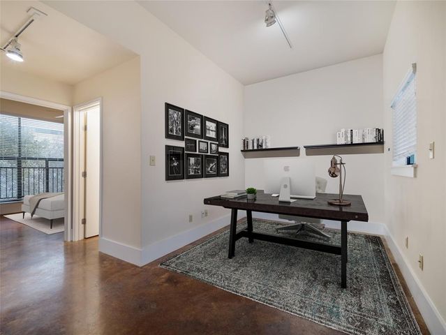 911 Keith LN 12, Austin, TX 78705