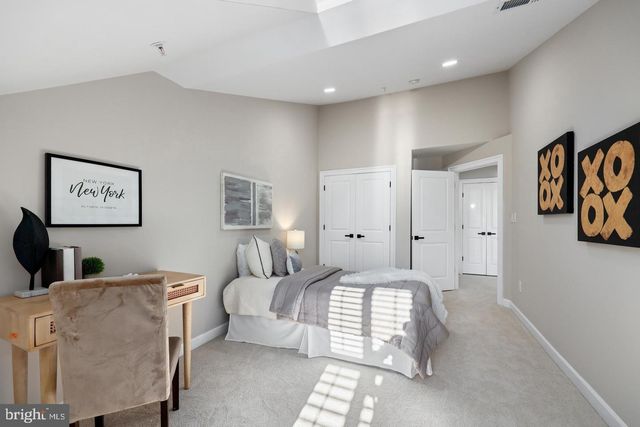 522 ROYAL ST N, Alexandria, VA 22314