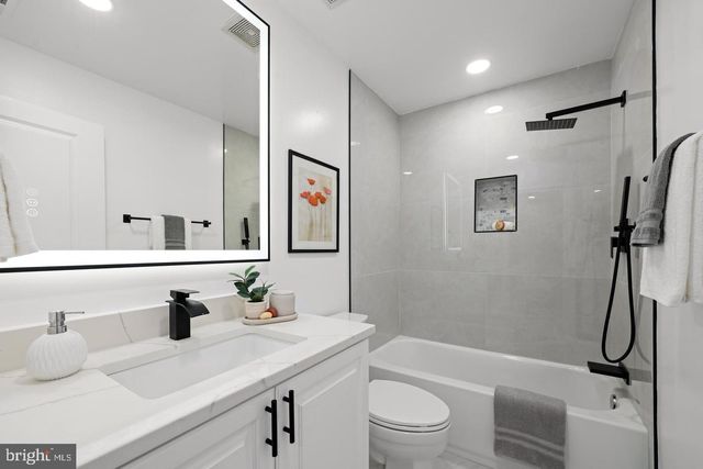 522 ROYAL ST N, Alexandria, VA 22314