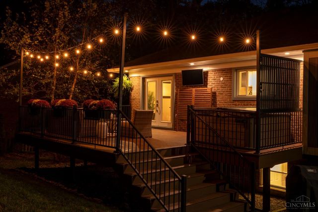 9542 E Kemper Road, Loveland, OH 45140