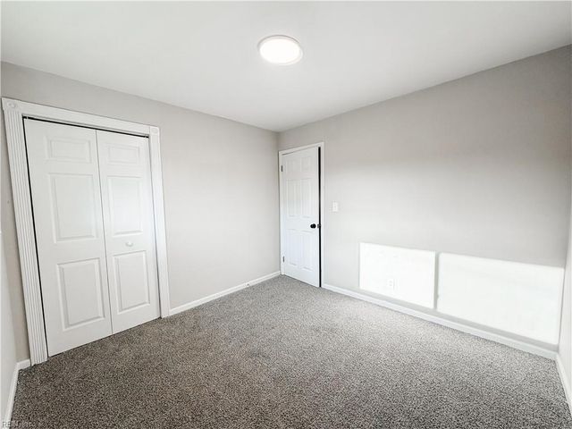 12 Astor DR, Newport News, VA 23608