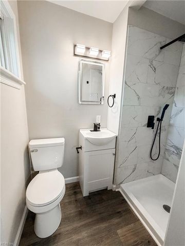 12 Astor DR, Newport News, VA 23608