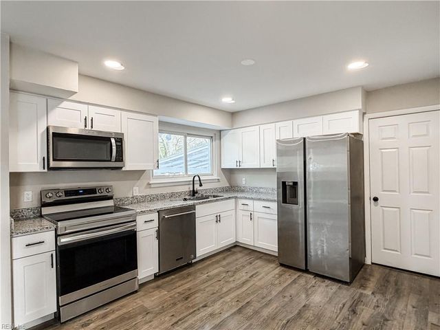 12 Astor DR, Newport News, VA 23608