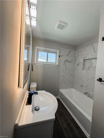 12 Astor DR, Newport News, VA 23608