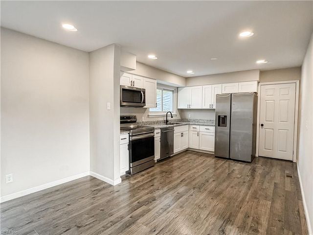 12 Astor DR, Newport News, VA 23608