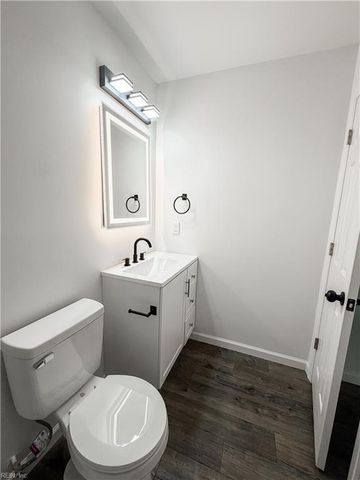 12 Astor DR, Newport News, VA 23608