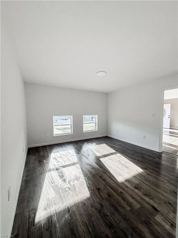 12 Astor DR, Newport News, VA 23608