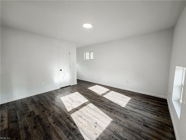 12 Astor DR, Newport News, VA 23608