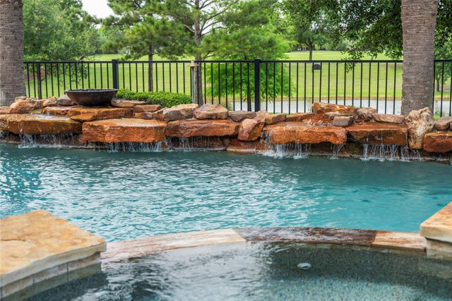19414 Water Bridge Drive, Cypress, TX 77433
