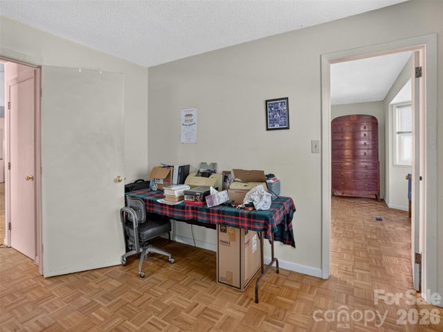 484 Briar Patch Lane, Saluda, NC 28773
