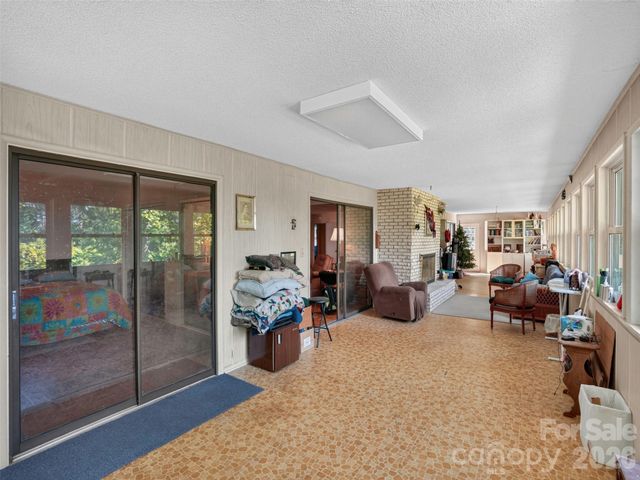 484 Briar Patch Lane, Saluda, NC 28773