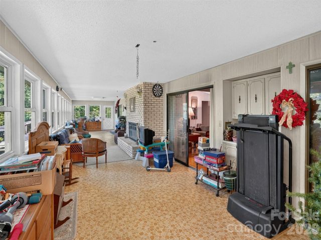 484 Briar Patch Lane, Saluda, NC 28773