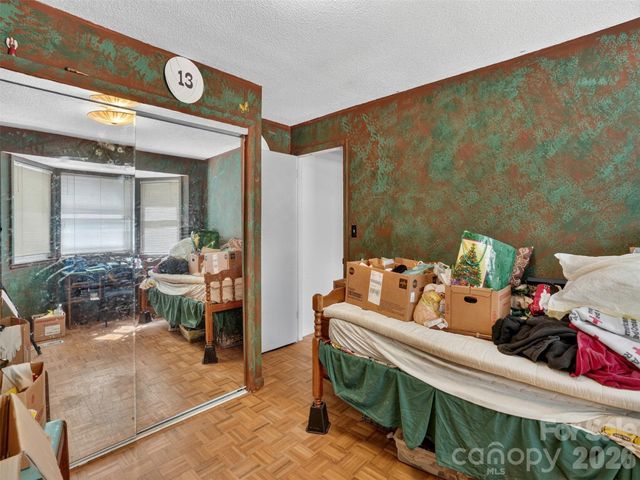 484 Briar Patch Lane, Saluda, NC 28773