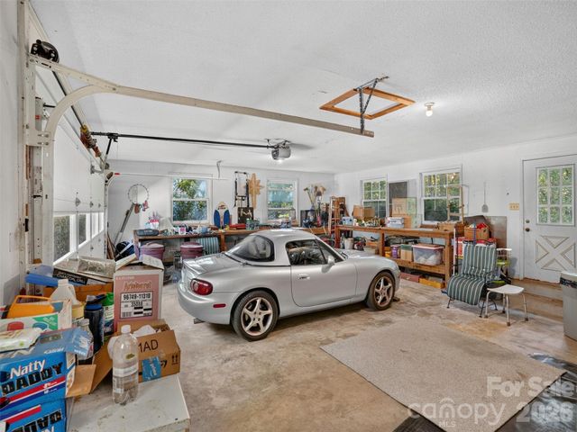 484 Briar Patch Lane, Saluda, NC 28773