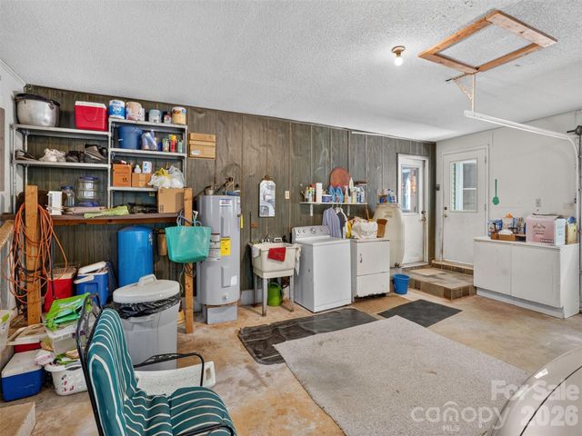 484 Briar Patch Lane, Saluda, NC 28773