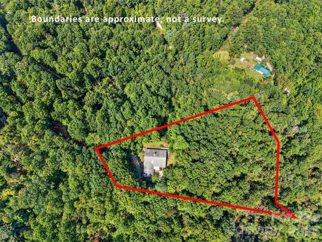484 Briar Patch Lane, Saluda, NC 28773