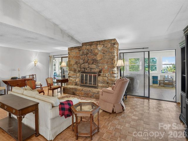 484 Briar Patch Lane, Saluda, NC 28773