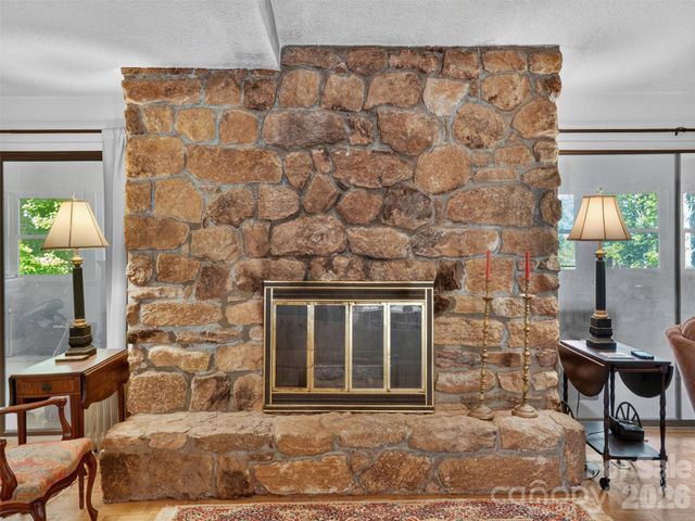 484 Briar Patch Lane, Saluda, NC 28773
