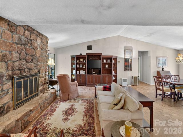 484 Briar Patch Lane, Saluda, NC 28773