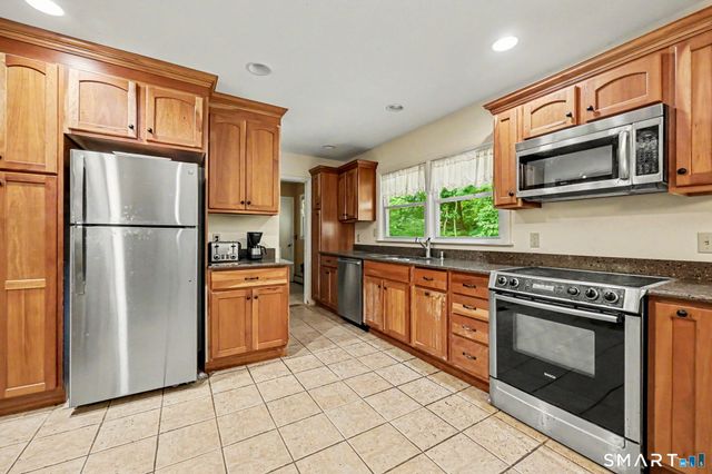 5 Green Hill Road, Norwalk, CT 06850