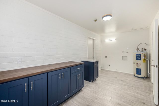 6740 E ADOBE Street, Mesa, AZ 85205