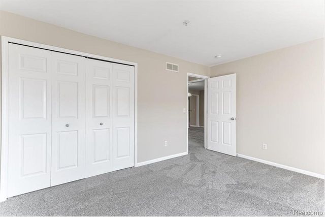 28471 Carlton Way Drive, Novi, MI 48377