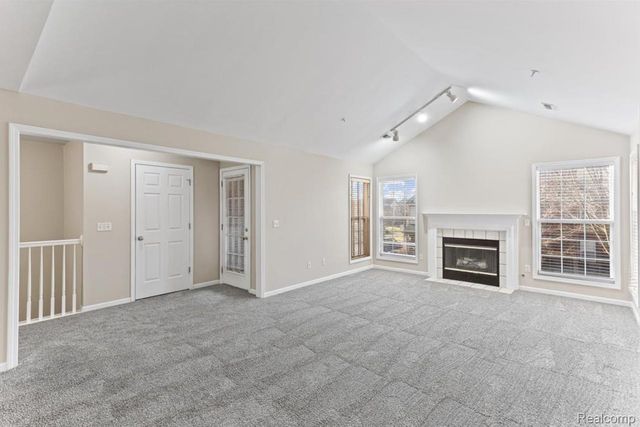 28471 Carlton Way Drive, Novi, MI 48377