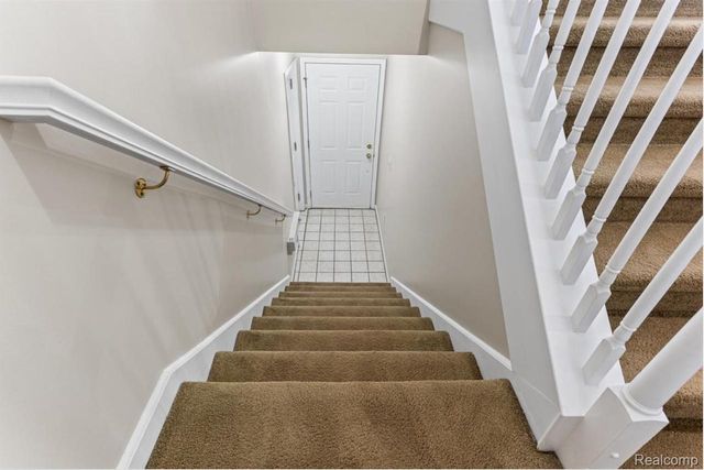 28471 Carlton Way Drive, Novi, MI 48377