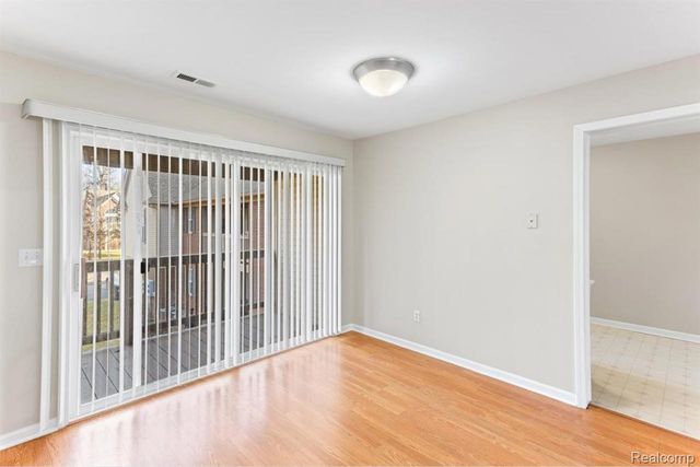 28471 Carlton Way Drive, Novi, MI 48377