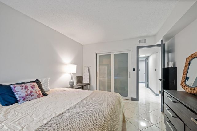 2 Greenway Village N 109, Royal Palm Beach, FL 33411