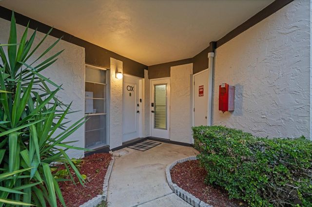 2 Greenway Village N 109, Royal Palm Beach, FL 33411