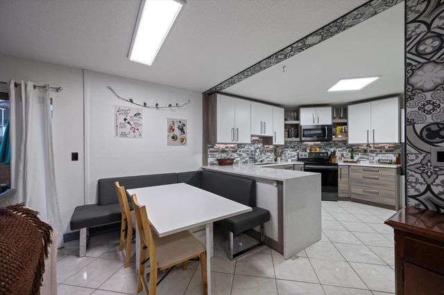 2 Greenway Village N 109, Royal Palm Beach, FL 33411