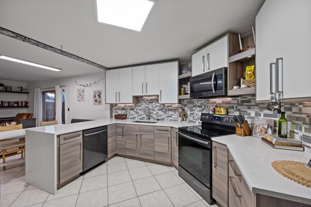 2 Greenway Village N 109, Royal Palm Beach, FL 33411