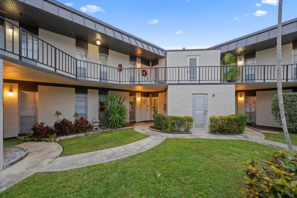 2 Greenway Village N 109, Royal Palm Beach, FL 33411