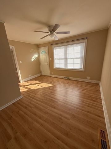 137 Independence Avenue, Joliet, IL 60433