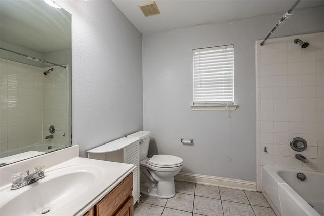 7911 Forest Stone Street, Baytown, TX 77523
