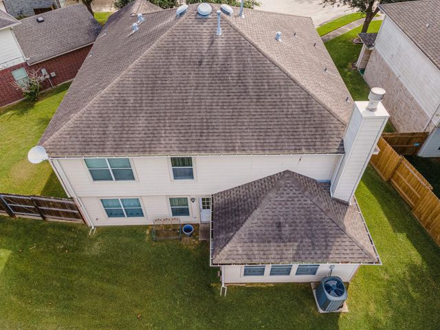 7911 Forest Stone Street, Baytown, TX 77523