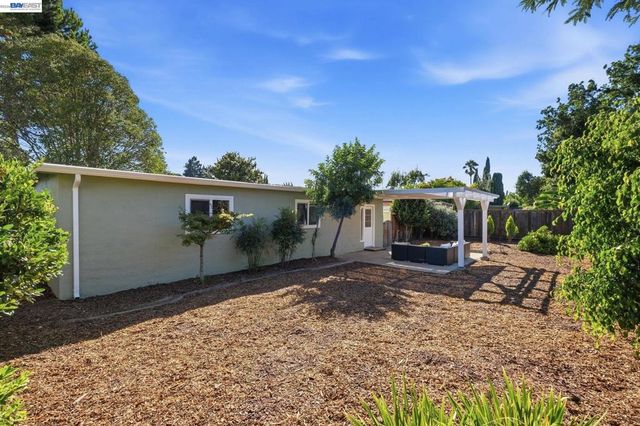 40140 Urban St, Fremont, CA 94538