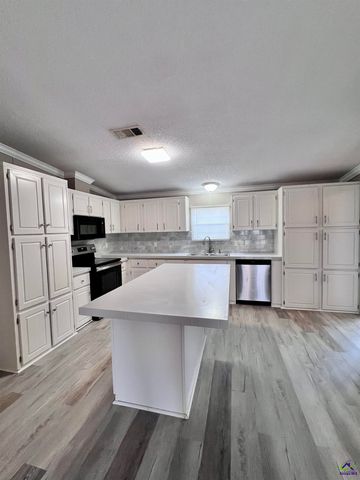 105 Vineyard Trace, Byron, GA 31008