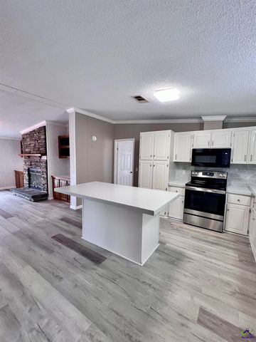 105 Vineyard Trace, Byron, GA 31008