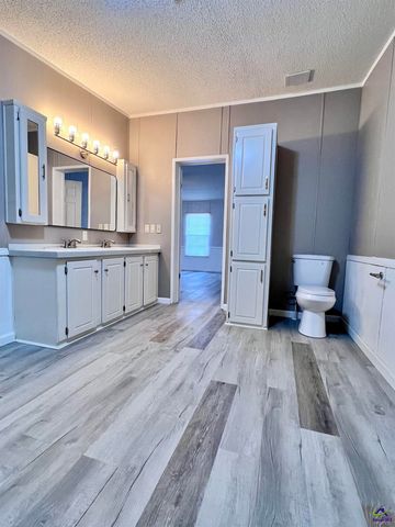 105 Vineyard Trace, Byron, GA 31008