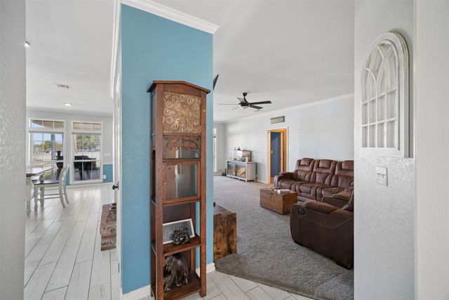 10887 E Canyon Oaks Road, Claremore, OK 74017
